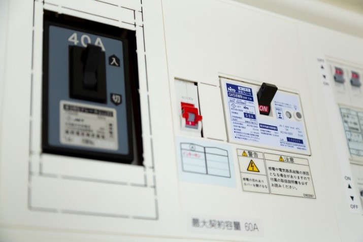 地震が来たら自動で電気を遮断 カワムラの感震ブレーカー