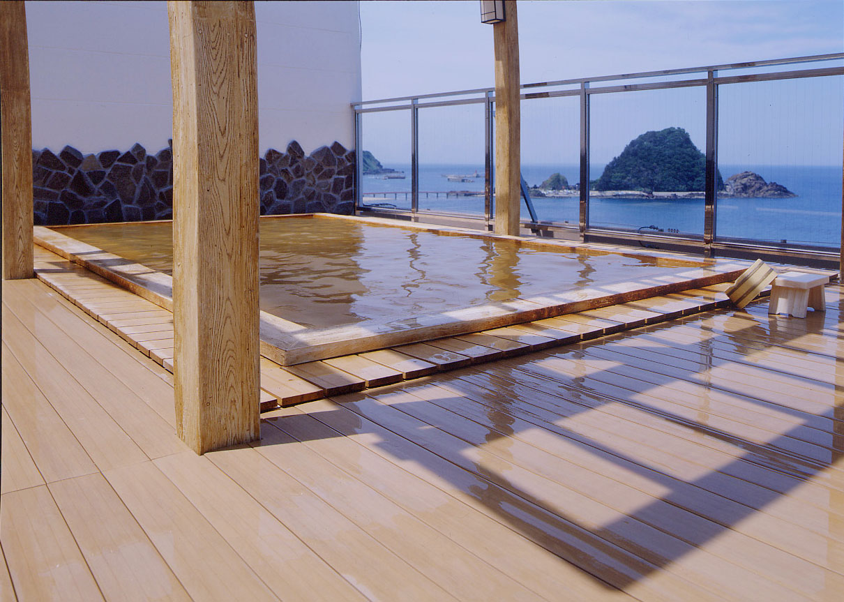 合成木材の種類とそれぞれの特徴 建築資材の検索なら建材ナビ