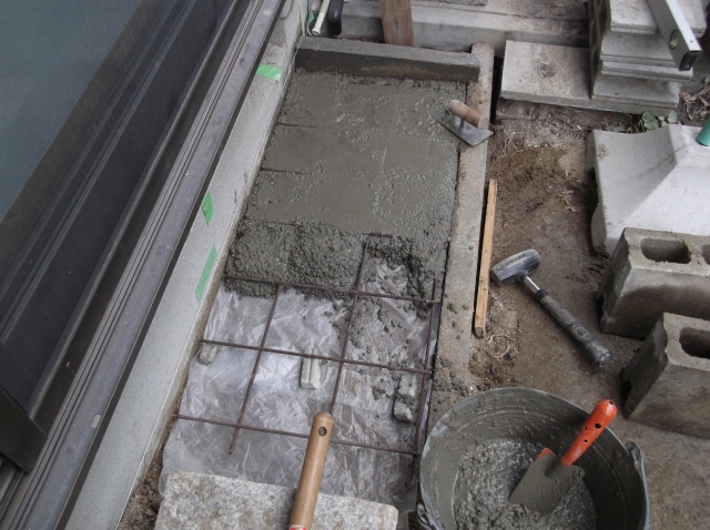 コンクリートタイル埋め込み