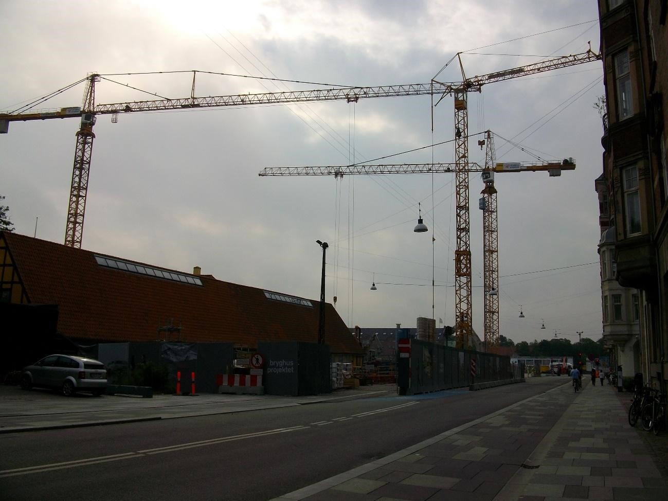 タワークレーンの建設現場