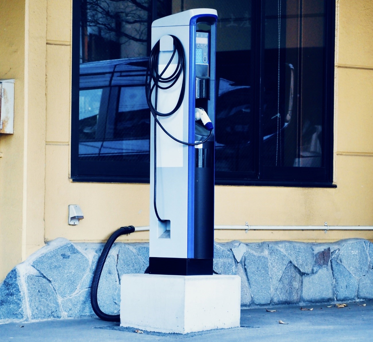 自動電機充電器