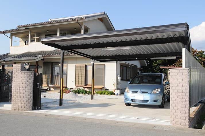 鉄骨構造の丈夫なカーポート「キャノポート」