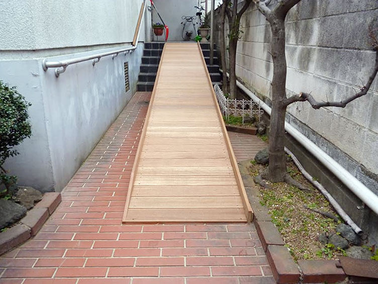木製介護スロープ｜佐藤物産株式会社