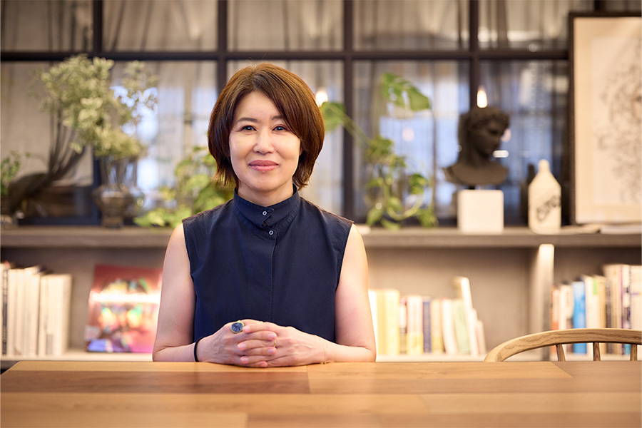 折原美紀氏