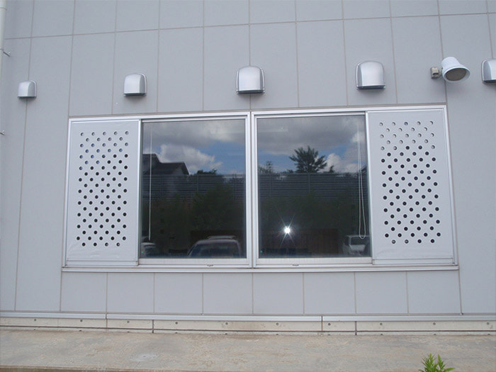 窓・網戸用遮熱シート【ドットスクリーン】