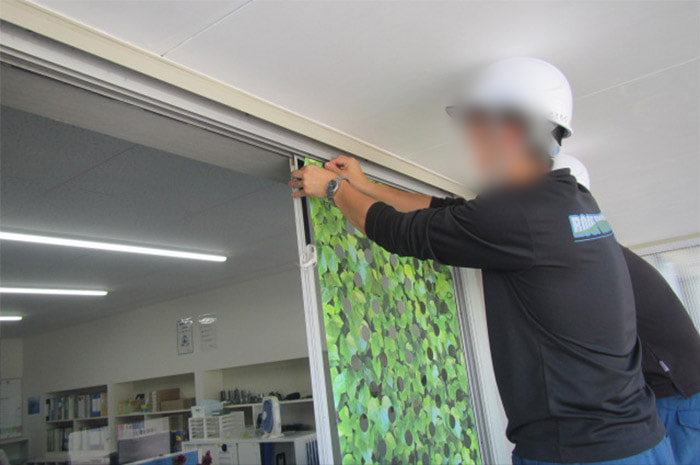 窓・網戸用遮熱シート【ドットスクリーン】