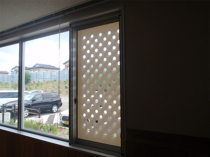 窓・網戸用遮熱シート【ドットスクリーン】