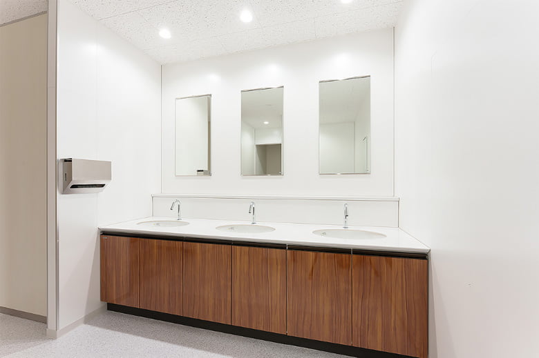 アデックブライト/株式会社エーアンドエーマテリアル