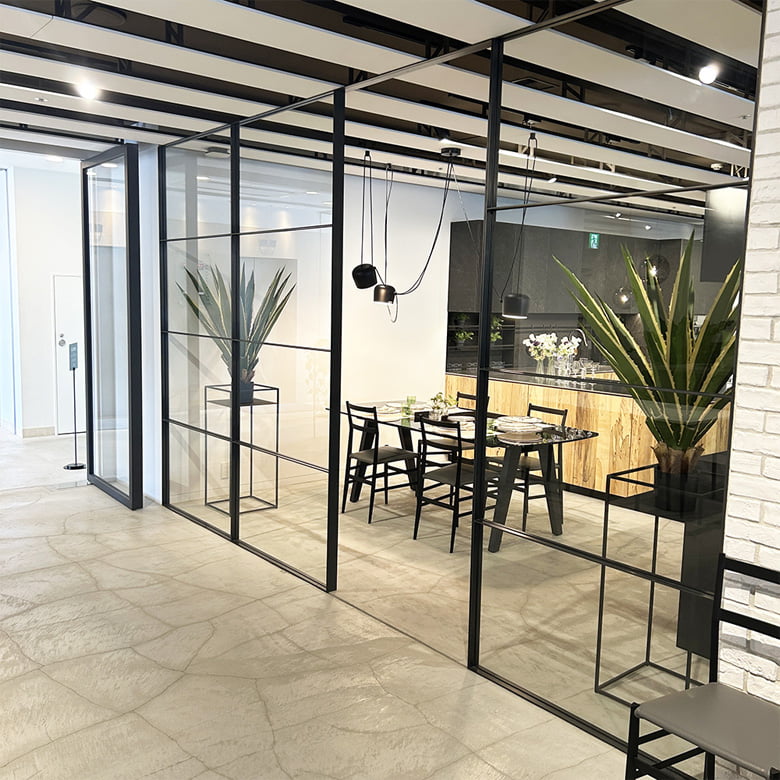 アルミフレーム建具/株式会社ヤマナカ産業