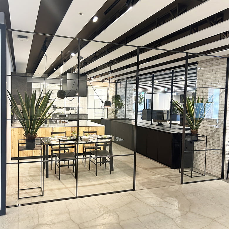 アルミフレーム建具/株式会社ヤマナカ産業