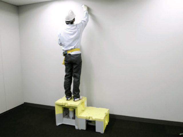 ステップキューブ(樹脂製作業台)