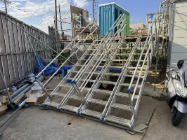 クリフステア(アルミ合金製法面昇降階段)