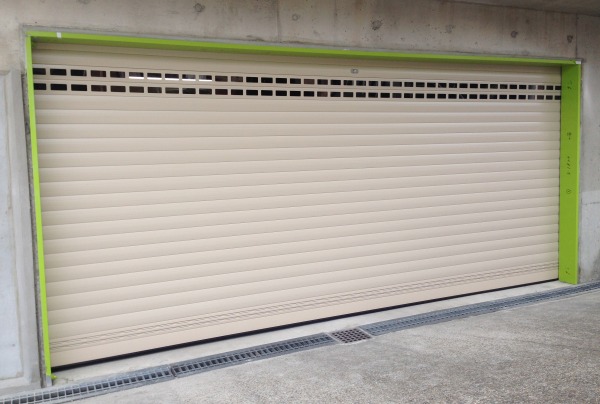 電動オーバードアー【デトルックス】(換気・採光タイプ)