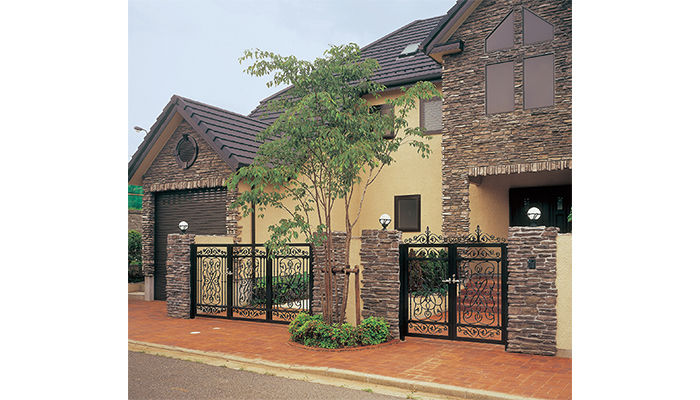 アルミ鋳物製装飾金属「CAZARY® ORNAMENTAL HARDWARE」門扉