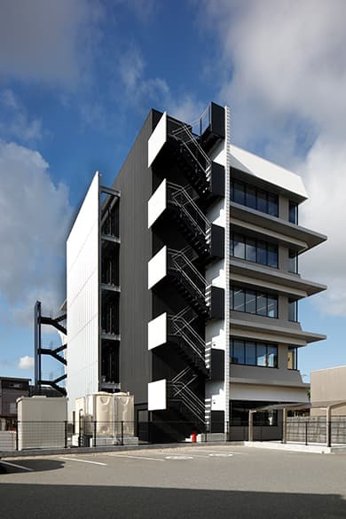 チャコールペイント&lt;施工例:オフィスビル(外壁)&gt;