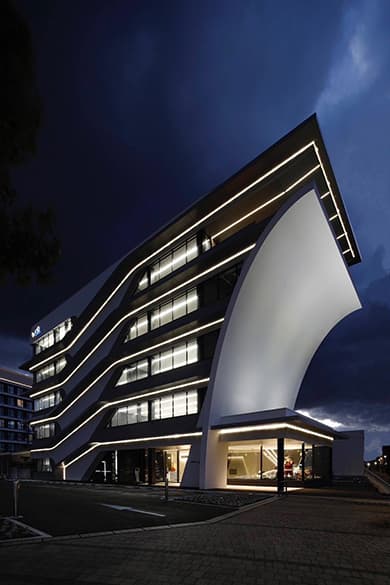 チャコールペイント&lt;施工例:オフィスビル(外壁)&gt;