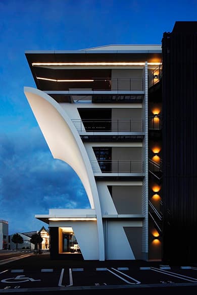 チャコールペイント&lt;施工例:オフィスビル(外壁)&gt;