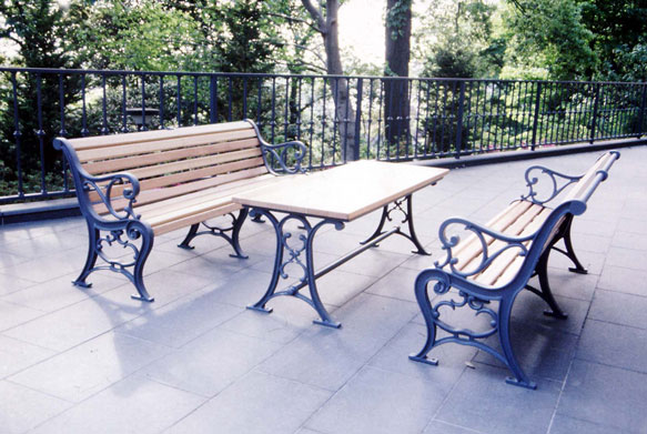 ベンチ・テーブル