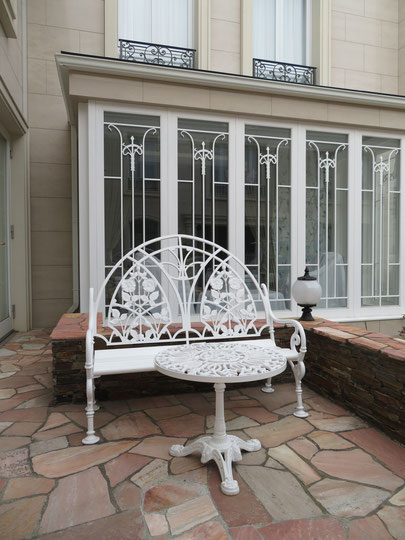 ラグジュアリー空間の装飾金物