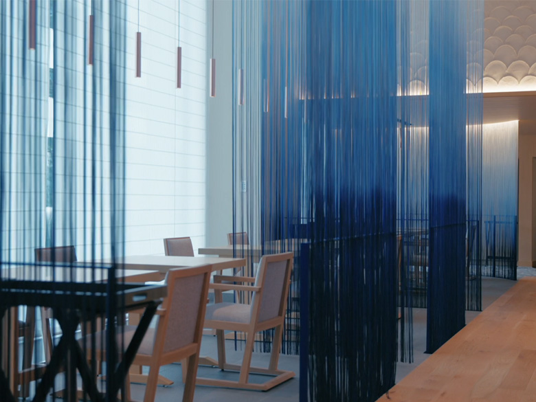 STRINGS CURTAIN Lineview