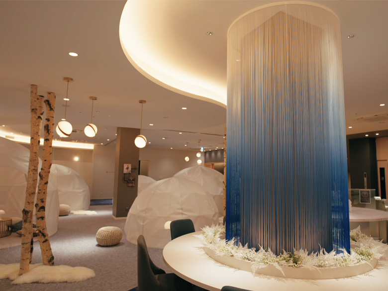 STRINGS CURTAIN Lineview