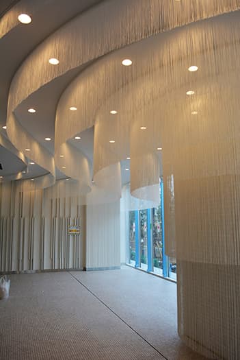 STRINGS CURTAIN Lineview