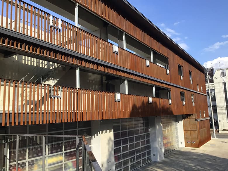 【生きた錆を纏った耐候性鋼】RUSTY.R誕生