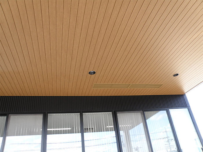 木目調スパンドレル ロールフォーミング8型 アルミベルビアン化粧シート張り