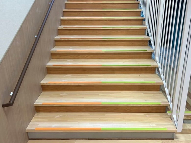 【AFOLA】室内木階段用ノンスリップ