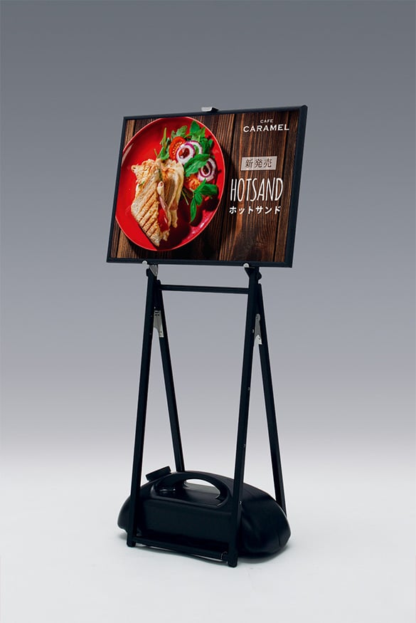 省スペース設置スタンド【ポスタースタンド・イーゼル】動線確保に便利