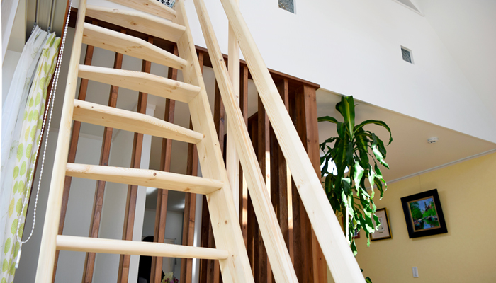 北欧産【デザインステップ】 木製ロフト階段