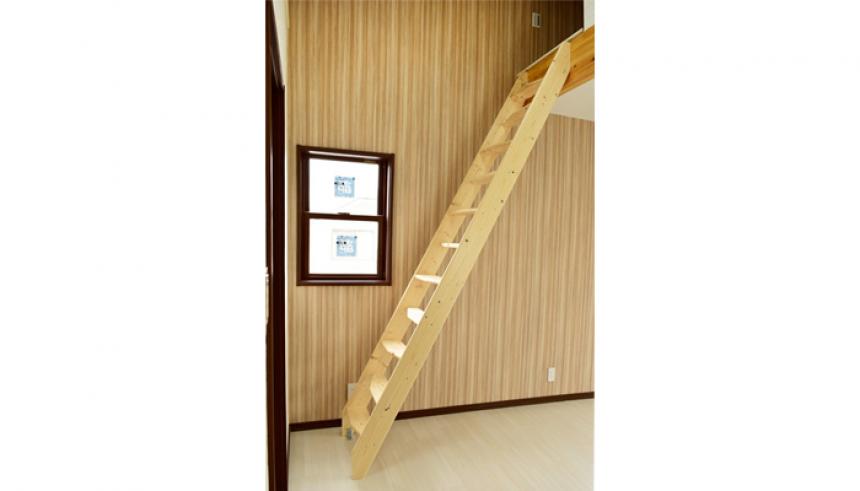 北欧産【デザインステップ】 木製ロフト階段