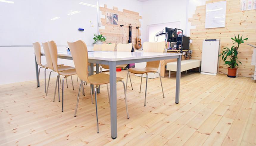 北欧レッドパイン無垢フローリング