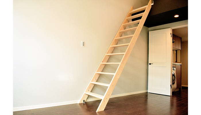 北欧産【ワイドステップ】 木製ロフト階段