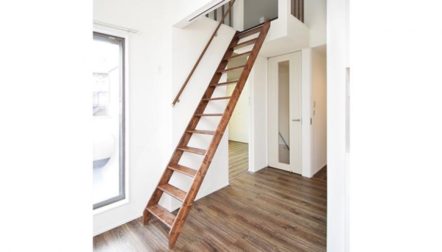 北欧産【ワイドステップ】 木製ロフト階段