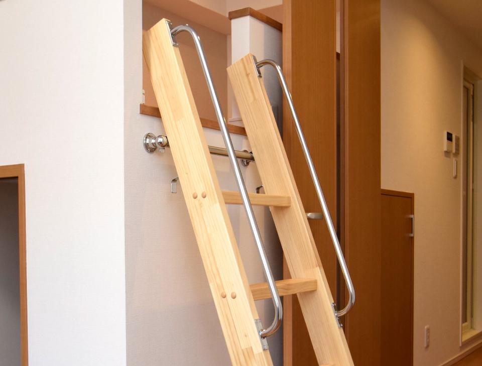 ロフトはしご用金具