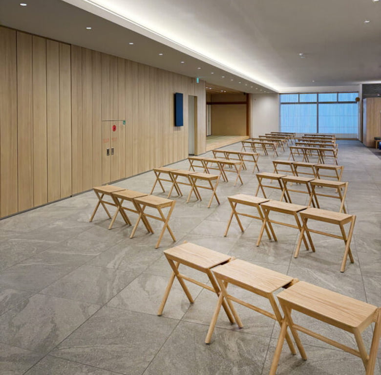 木製スツール「KEKO」ミッコ・ハロネン デザイン