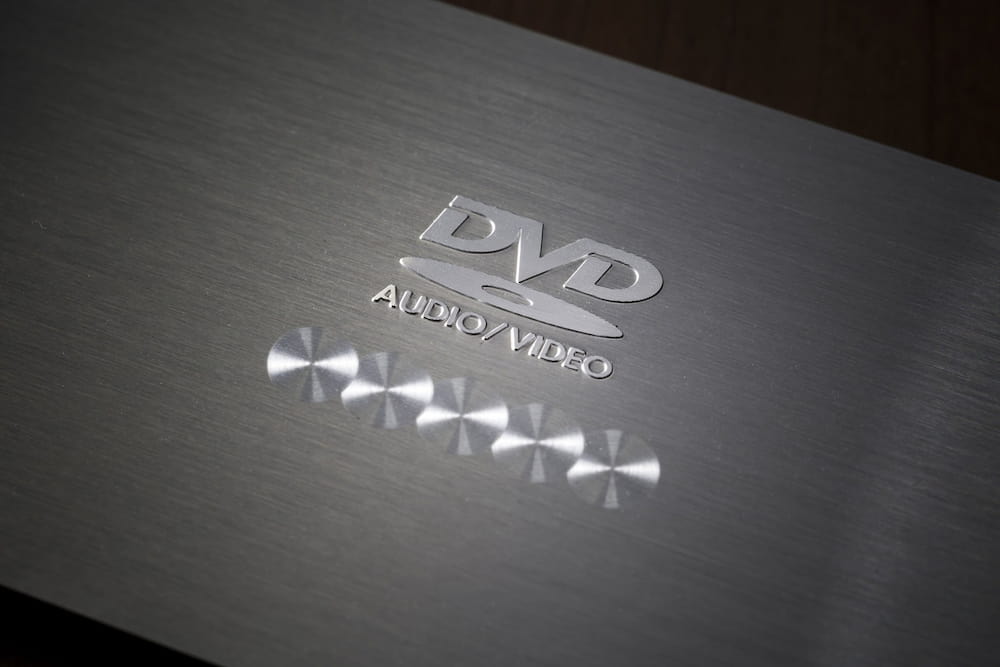 金属板・樹脂板加工【ヘアライン】