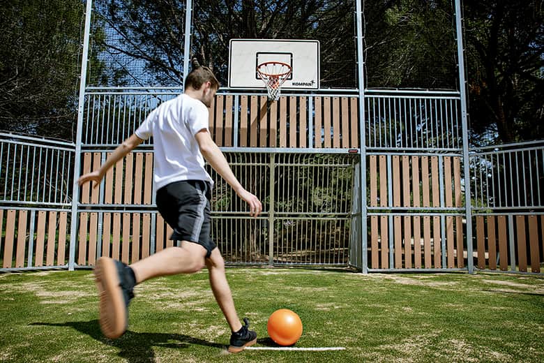 コンパン社マルチスポーツコート:株式会社ボーネルンド/株式会社コンパンプレイスケープ