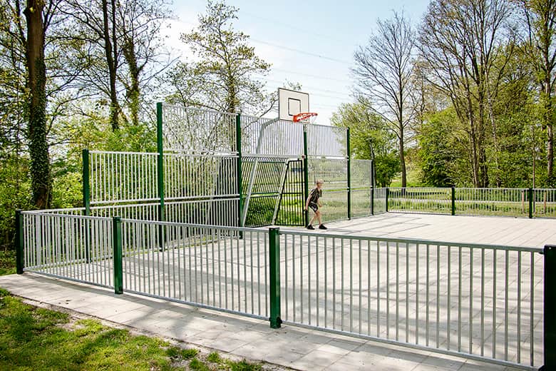 コンパン社マルチスポーツコート:株式会社ボーネルンド/株式会社コンパンプレイスケープ