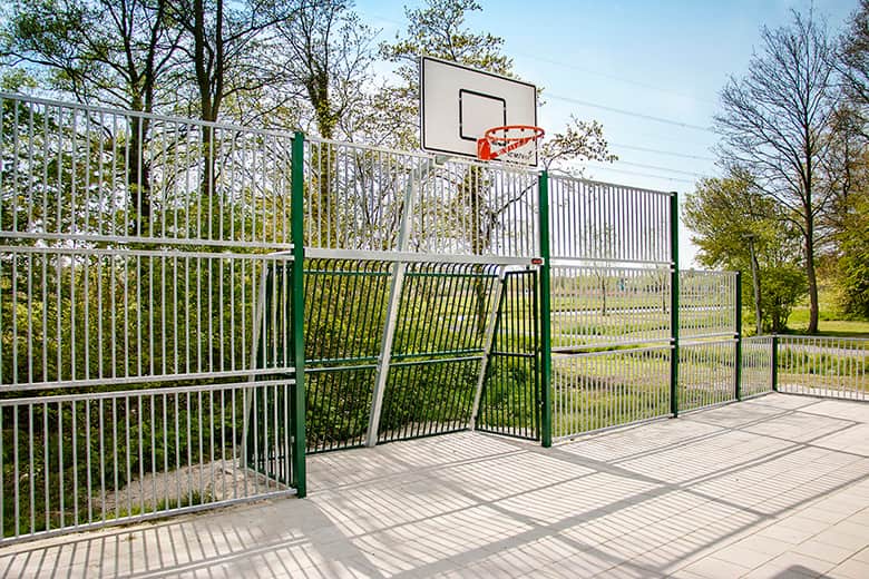 コンパン社マルチスポーツコート:株式会社ボーネルンド/株式会社コンパンプレイスケープ