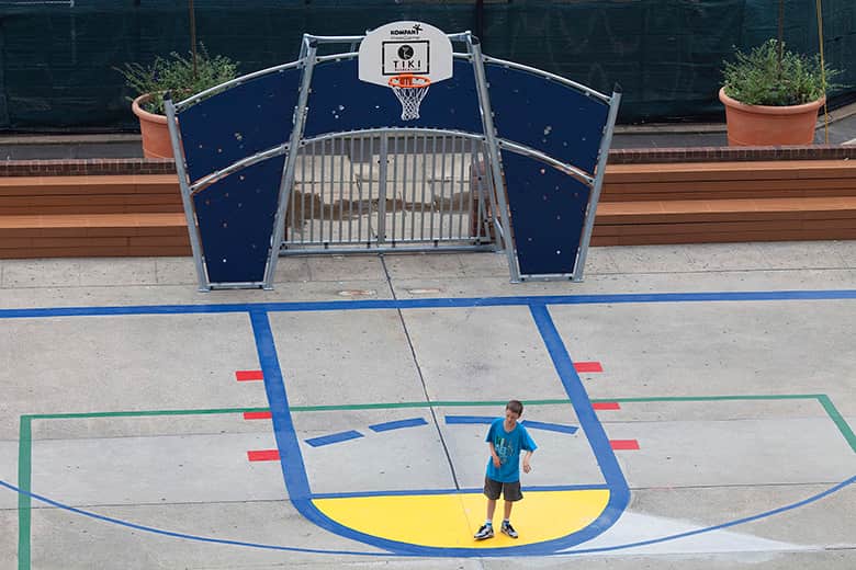 コンパン社マルチスポーツコート