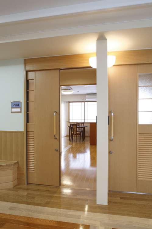 高齢者集合住宅向け玄関ドア 【ヴァリフェイス】