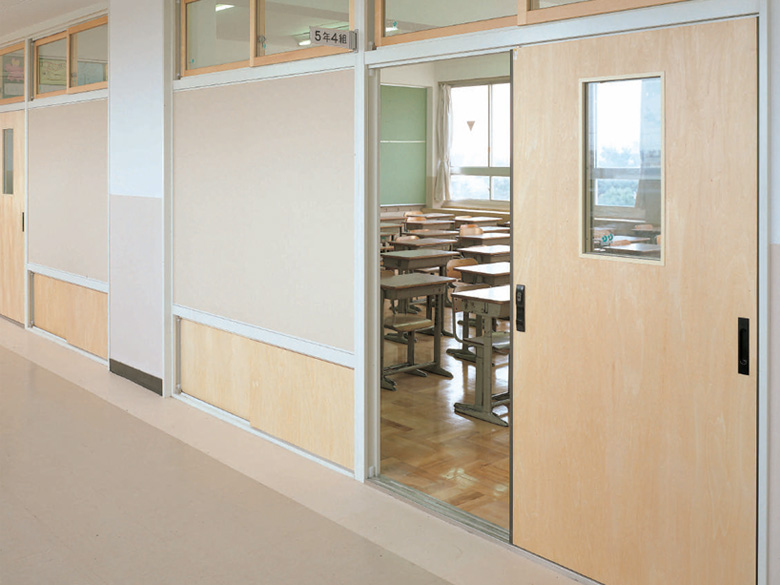 学校用間仕切プレウォール