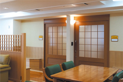 高齢者集合住宅向け玄関ドア 【ヴァリフェイス】