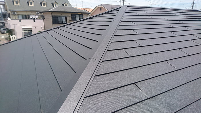 特殊遮熱塗料ガルバリウム鋼板 GOKUルーフ(横葺金属屋根)