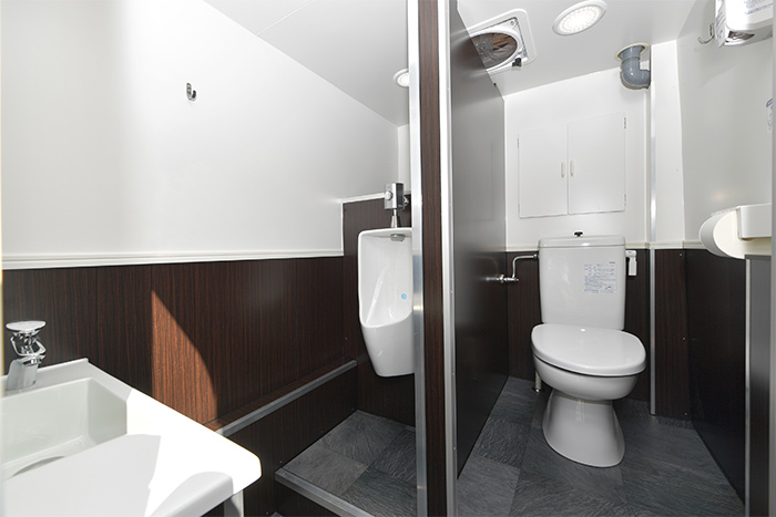 自走式仮設水洗トイレ-トイレカー