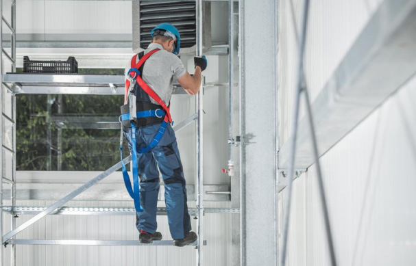 足場の許容積載荷重と最大積載荷重の違いについて詳しく解説