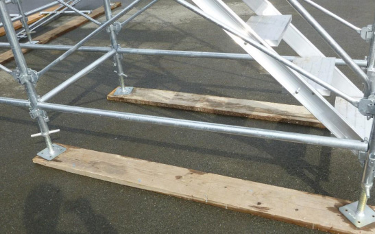 くさび式足場の特徴は?枠組足場や単管足場との違いも解説