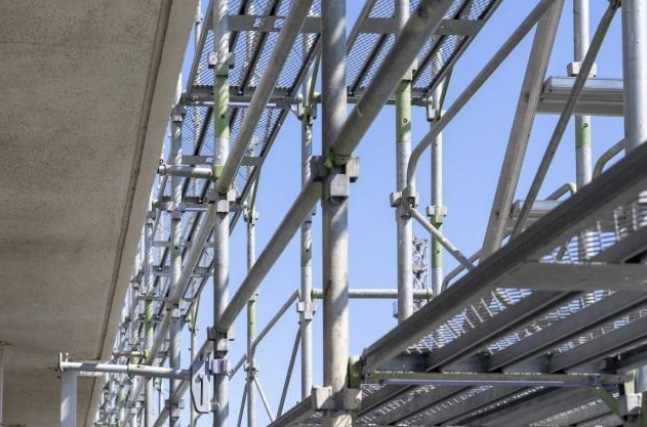 くさび式足場の特徴は?枠組足場や単管足場との違いも解説